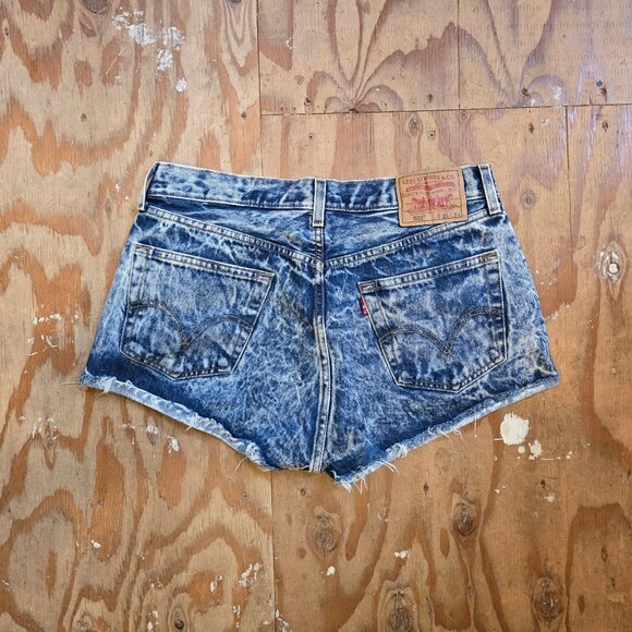 Levi's Denim Shorts cut 501 W 35 Vintage - Picture 2 of 3